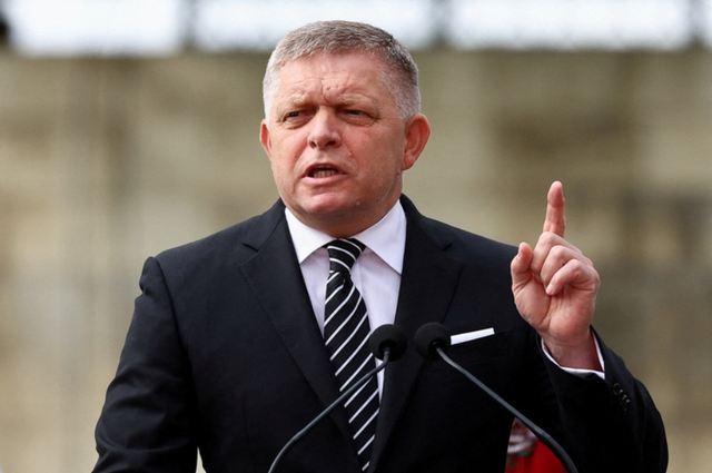 Slovakia sửa đổi hiến pháp, đặt luật quốc gia lên trên luật EU: Brussels phản ứng mạnh - Ảnh 1.