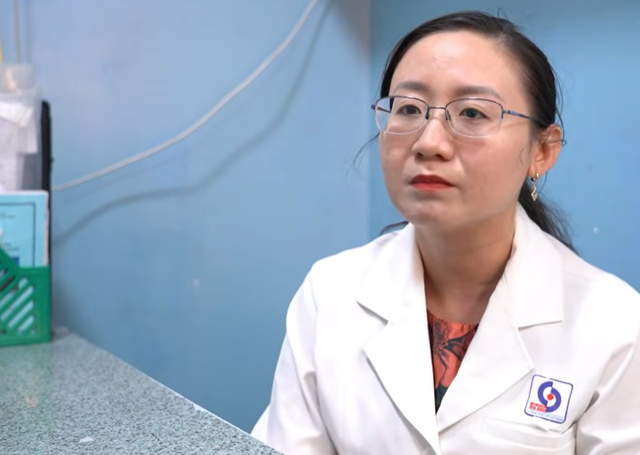 Hàng trăm người mắc cùng triệu chứng sau khi ăn bánh mì gà xé - Ảnh 3.