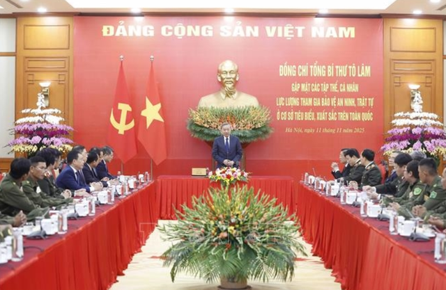 Tổng Bí thư Tô Lâm gặp mặt các tập thể, cá nhân tham gia bảo vệ an ninh, trật tự ở cơ sở tiêu biểu, xuất sắc - Ảnh 4.