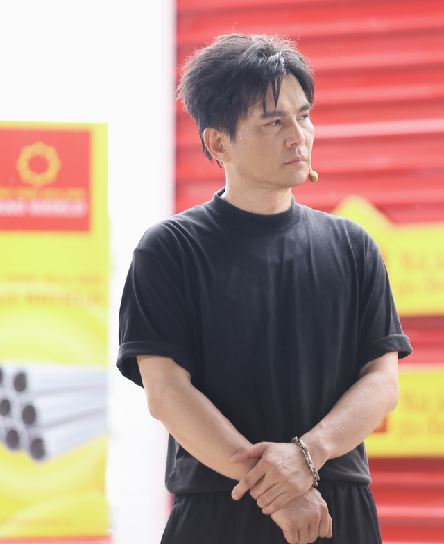 Mái ấm gia đình Việt: Huỳnh Lập, Lâm Hùng xúc động trước nghị lực của bé gái mồ côi ở Cà Mau - Ảnh 4.