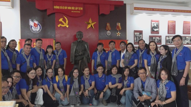 Hành trình “Hướng về cội nguồn cách mạng” của đoàn cán bộ Tuyên giáo - Dân vận, Báo chí - Xuất bản TP. Hồ Chí Minh - Ảnh 4.