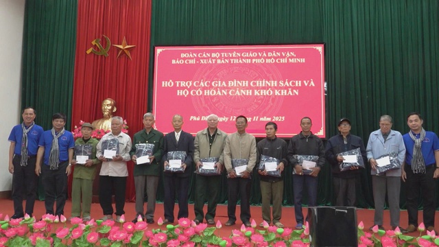 Hành trình “Hướng về cội nguồn cách mạng” của đoàn cán bộ Tuyên giáo - Dân vận, Báo chí - Xuất bản TP. Hồ Chí Minh - Ảnh 5.