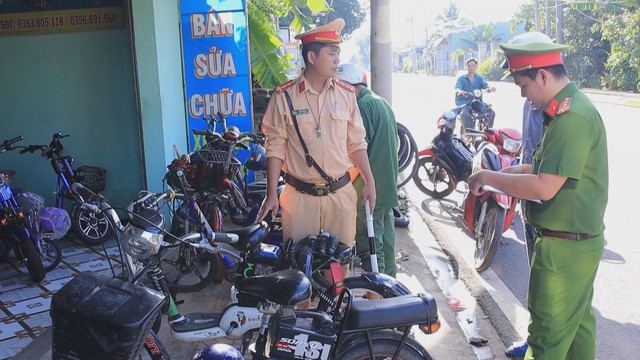 Cảnh báo rủi ro cháy nổ từ pin xe điện - Ảnh 2.