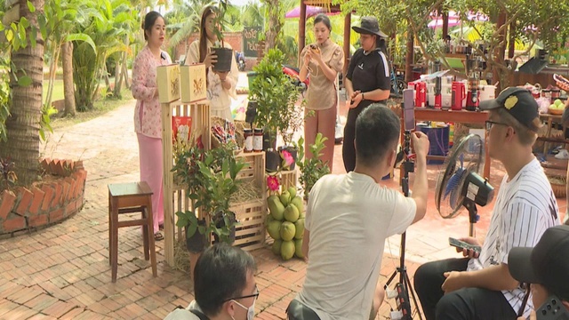 Luật Quảng cáo 2025: Xác định rõ trách nhiệm của người nổi tiếng khi tham gia quảng cáo - Ảnh 2.