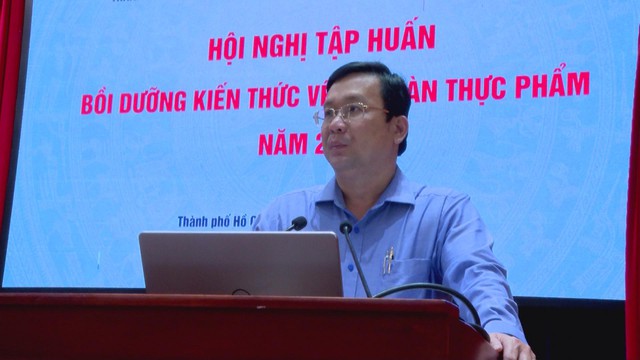 TP. Hồ Chí Minh tăng cường tập huấn về an toàn thực phẩm năm 2025 - Ảnh 3.
