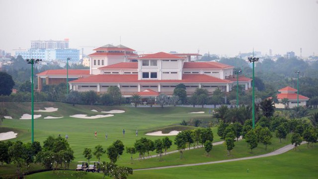 Nghệ thuật giữ màu xanh của sân golf Tân Sơn Nhất - Ảnh 2.