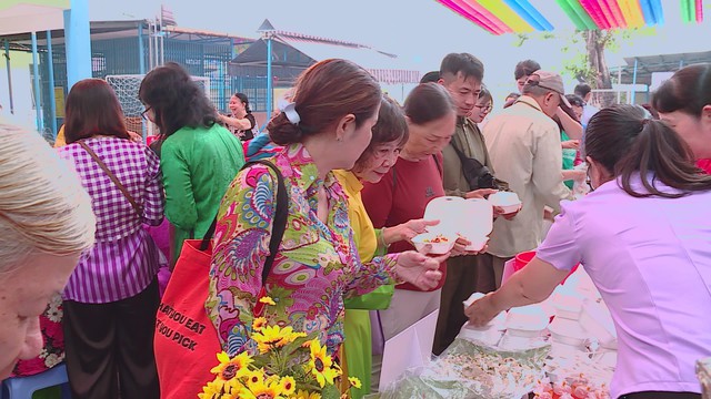 Phường Phú Lâm lan tỏa tinh thần đoàn kết qua Ngày hội Đại đoàn kết toàn dân tộc - Ảnh 3.