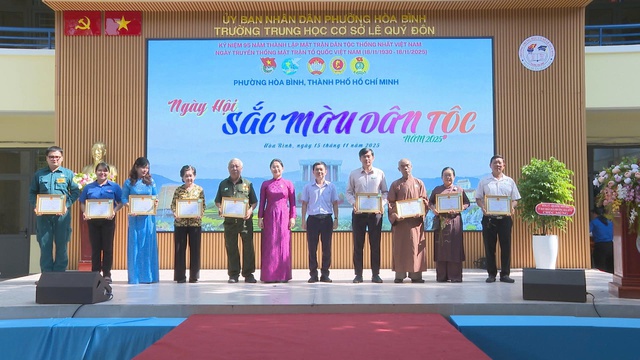 Ngày hội "Sắc màu Dân tộc" tại Phường Hòa Bình: Hội tụ văn hóa, lan tỏa nghĩa tình - Ảnh 4.