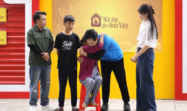 Chuyện người bà gãy tay, bệnh tim tần tảo nuôi cháu - Mái ấm gia đình Việt - Ảnh 2.