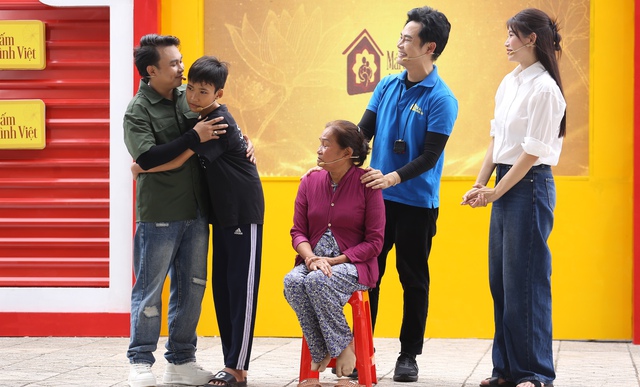 Chuyện người bà gãy tay, bệnh tim tần tảo nuôi cháu - Mái ấm gia đình Việt - Ảnh 3.