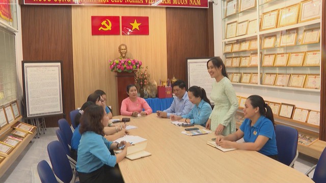 Cô giáo Thái Hậu và hành trình thắp sáng “lớp học thông minh” - Ảnh 4.