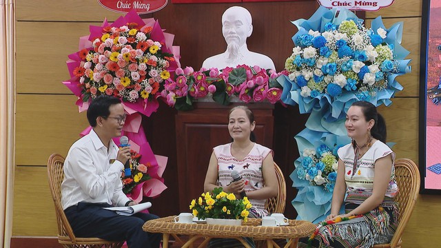 Bảo tàng Phụ nữ Nam Bộ tôn vinh nghệ thuật dệt thổ cẩm Mạ - Ảnh 3.