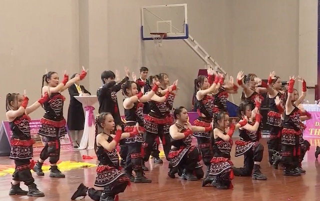 Sôi động Giải khiêu vũ thể thao học đường 2025 - Ảnh 1.