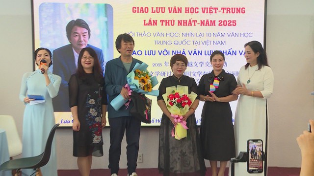 TP. Hồ Chí Minh sôi nổi Giao lưu Văn học Việt – Trung năm 2025 - Ảnh 4.