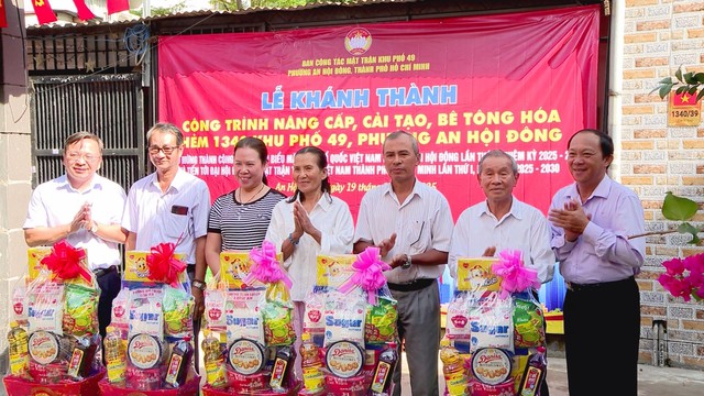 50 hộ dân cùng góp sức nâng cấp hẻm 1340 tại phường An Hội Đông- Ảnh 3. 50 hộ dân cùng góp sức nâng cấp hẻm 1340 tại phường An Hội Đông- Ảnh 3.