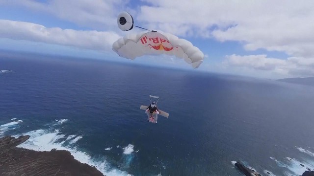 Vận động viên bay trên không mà không cần động cơ- Ảnh 2. Vận động viên bay trên không mà không cần động cơ- Ảnh 2.