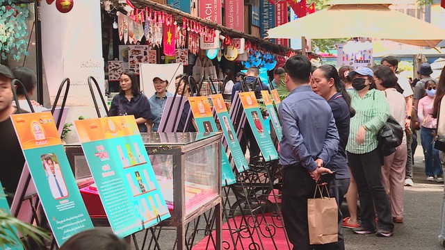 Sự kiện văn hóa đêm tại Đường sách TP.HCM - Ảnh 3.