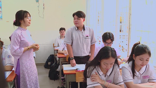 Thầy cô giáo chính là mạch nguồn nuôi dưỡng trí tuệ, là rường cột vững chắc cho sự phát triển bền vững của Thành phố - Ảnh 4.