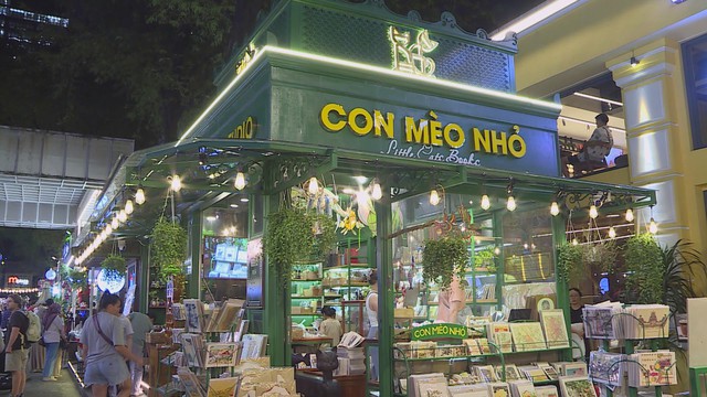 Đường sách TP. Hồ Chí Minh ra mắt “Ngày hội sách và văn hóa đêm”- Ảnh 1.
