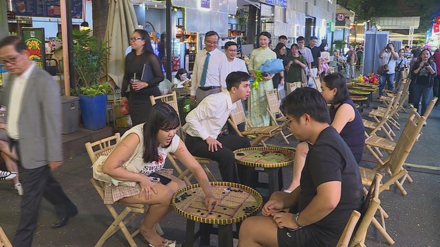 Đường sách TP. Hồ Chí Minh ra mắt “Ngày hội sách và văn hóa đêm”- Ảnh 2.