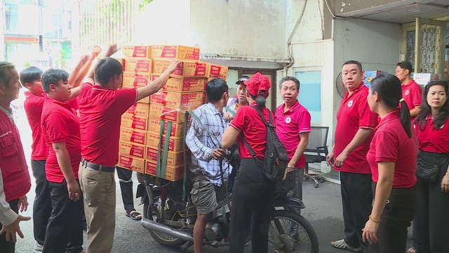 Thời sự HTV ngày 24/11/2025 | Nghĩa tình ruột thịt trong “rốn lũ”- Ảnh 4. Thời sự HTV ngày 24/11/2025 | Nghĩa tình ruột thịt trong “rốn lũ”- Ảnh 4.