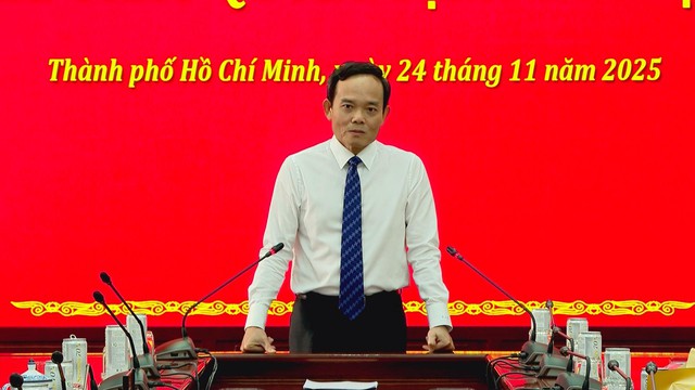 TP. Hồ Chí Minh công bố các quyết định cán về công tác cán bộ - Ảnh 3.