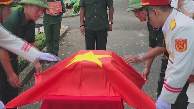 Hành trình về quê hương: Đón hài cốt Liệt sĩ Nguyễn Đình Thường sau gần 50 năm xa cách từ TP. Hồ Chí Minh - Ảnh 4.