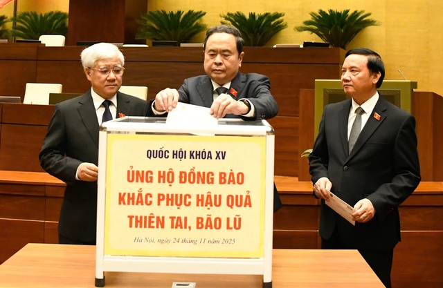 Bão lũ ác liệt rồi sẽ đi qua, nhưng nghĩa đồng bào mãi còn ở lại - Ảnh 3.