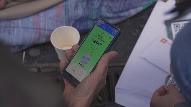 Pháp: Thẻ mã QR - Giải pháp nhân văn hỗ trợ người vô gia cư - Ảnh 3.