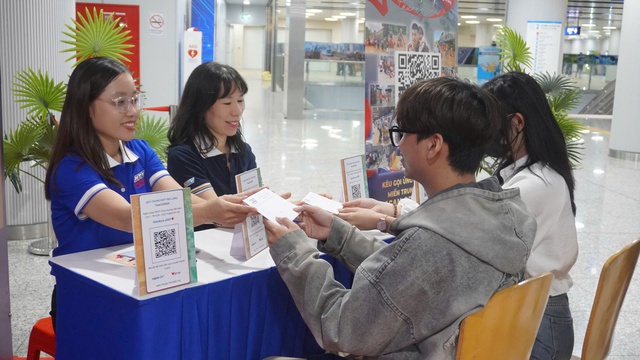 Triển khai thêm điểm tiếp nhận quỹ "Chung một tấm lòng" - Ảnh 3.