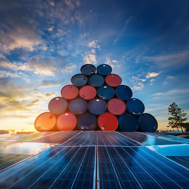 Thị trường ngày 26/11/2025: Vàng tăng mạnh, xăng dầu đảo chiều giảm - Ảnh 4.