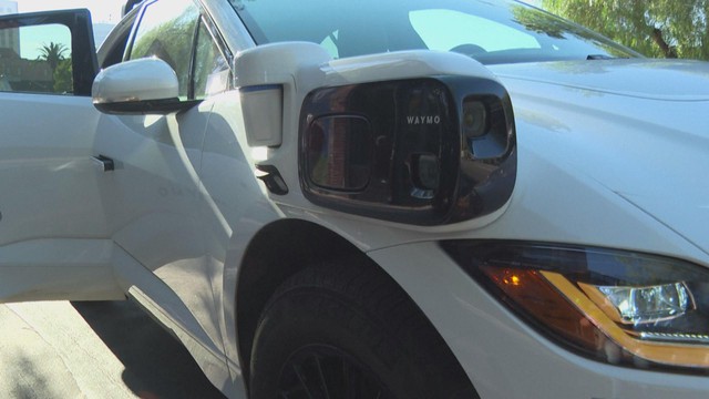 Mỹ: Taxi tự lái lăn bánh trên đường cao tốc California - Ảnh 1.