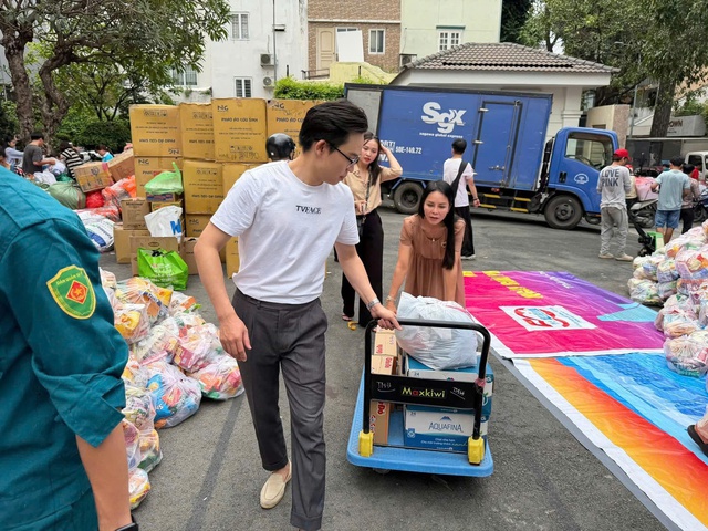 Hoàng Tùng chia sẻ lý do Gia Hân và Phan Giang vắng mặt khi đi thiện nguyện - Ảnh 1.