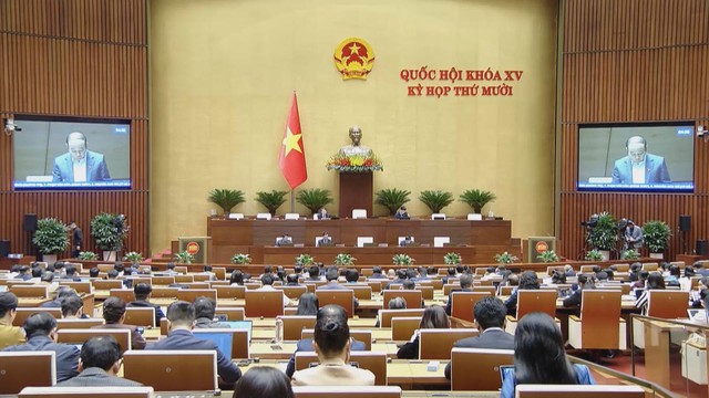 Quốc hội thảo luận dự thảo Luật Đầu tư sửa đổi: Nhiều ý kiến đề xuất cấm các chất gây nghiện và bóng cười- Ảnh 4. Quốc hội thảo luận dự thảo Luật Đầu tư sửa đổi: Nhiều ý kiến đề xuất cấm các chất gây nghiện và bóng cười- Ảnh 4.