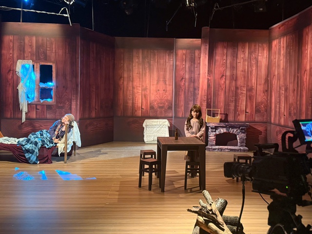 Hô biến: Helen Vũ hóa thân thành "Cô bé bán diêm" đầy cảm xúc- Ảnh 4.