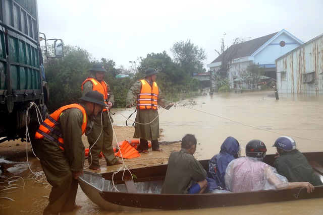 Gia Lai công bố tình huống khẩn cấp thiên tai tại 77 xã, phường - Ảnh 2.