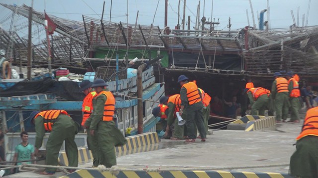 60 Giây ngày 29/11/2025 | Đặc khu Trường Sa khẩn trương phòng chống bão số 15 - Ảnh 1.