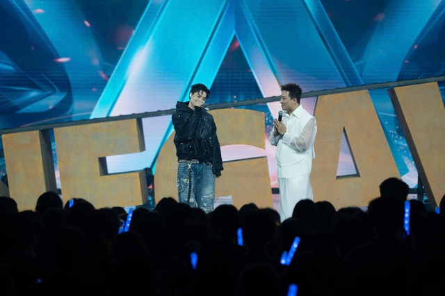 Anh trai "Say hi" 2025-Tập 12: Thăng hoa cảm xúc với loạt tiết mục solo- Ảnh 1. Anh trai "Say hi" 2025-Tập 12: Thăng hoa cảm xúc với loạt tiết mục solo- Ảnh 1.