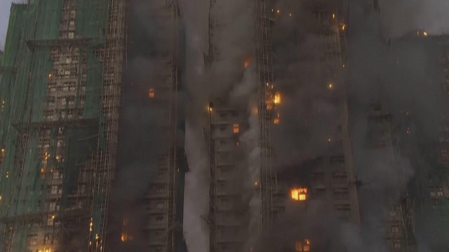 Hồng Kông để tang nạn nhân vụ cháy khu chung cư 5 ngày   - Ảnh 2.