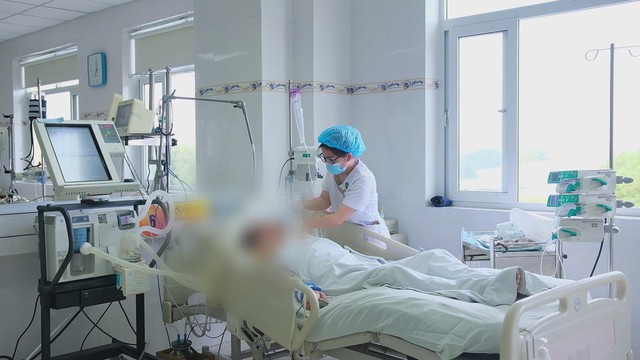 Cấp cứu “phút 89” cứu sống nữ bệnh nhân suy hô hấp do thủy đậu - Ảnh 1.