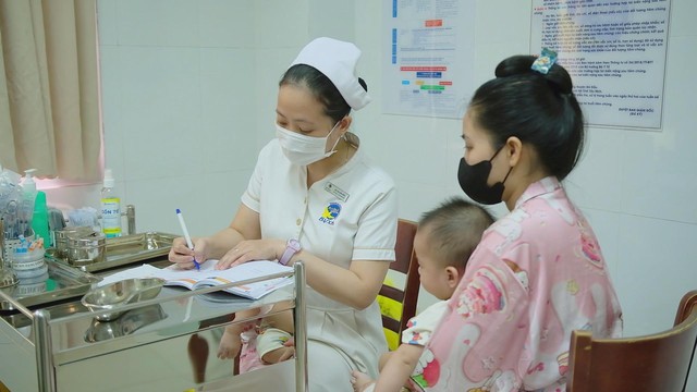 Cấp cứu “phút 89” cứu sống nữ bệnh nhân suy hô hấp do thủy đậu - Ảnh 2.