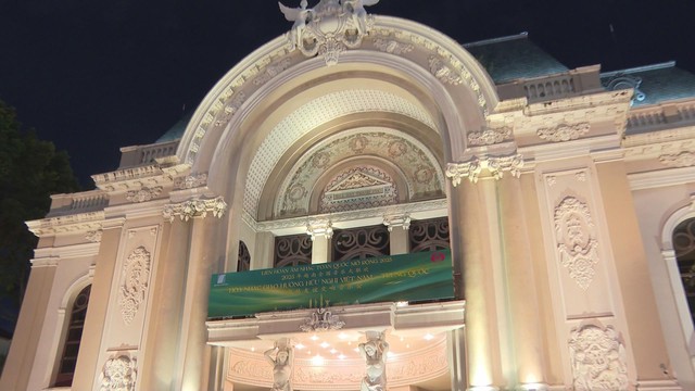 Nhiều sắc màu trong đêm bế mạc Liên hoan Âm nhạc Toàn quốc mở rộng 2025 - Ảnh 1.