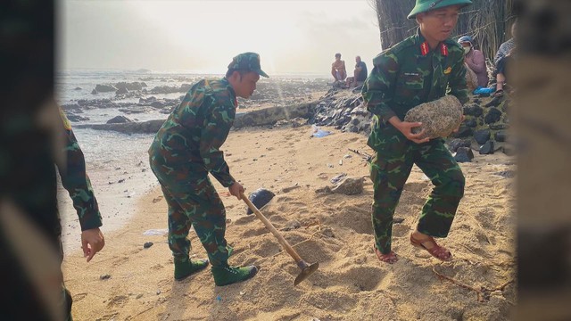 Bão số 15: Hàng tỷ đồng hải sản nuôi ở Phú Quý trôi ra biển - Ảnh 3.