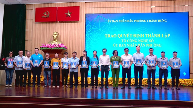 Phường Chánh Hưng lan tỏa phong trào Bình dân học vụ số - Ảnh 2.