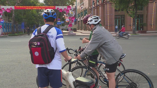 Thời tiết TP. Hồ Chí Minh trở lạnh, người dân cần lưu ý - Ảnh 2.