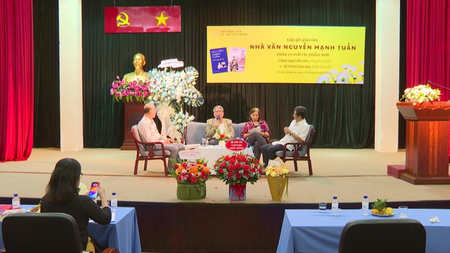 Ở tuổi 80, nhà văn Nguyễn Mạnh Tuấn vẫn hết lòng với văn chương - Ảnh 1.