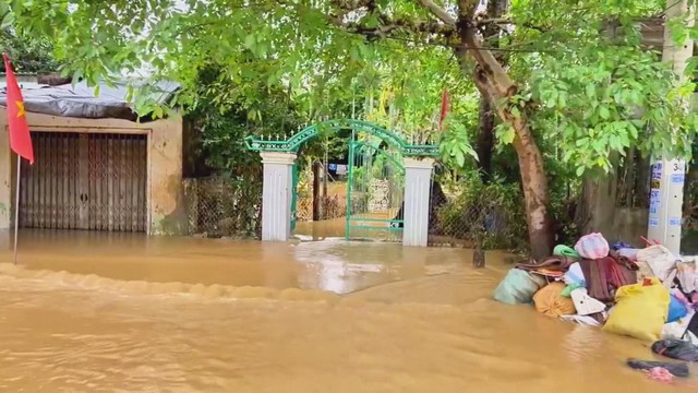 Chương trình 60 Giây ngày 4/11/2025 I TP. Hồ Chí Minh nguy cơ ngập nặng do triều cường kết hợp mưa lớn - Ảnh 9.