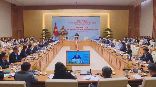 Thủ tướng khẩn trương ban hành Nghị định cho Trung tâm tài chính quốc tế trong tháng 11 - Ảnh 1.