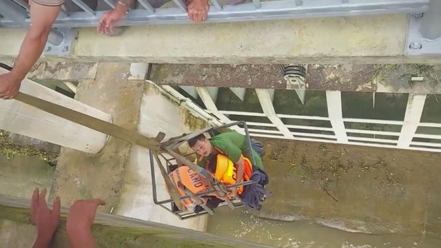 Kịp thời cứu sống một nam sinh lớp 11 nhảy đập tự tử tại Gia Lai - Ảnh 1.