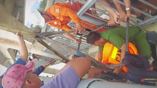 Kịp thời cứu sống một nam sinh lớp 11 nhảy đập tự tử tại Gia Lai - Ảnh 2.